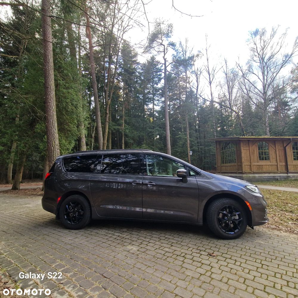 Chrysler Pacifica - 6