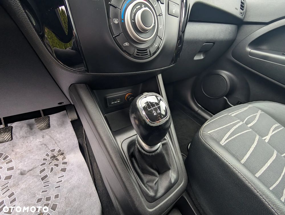 Kia Venga 1.6 L - 29