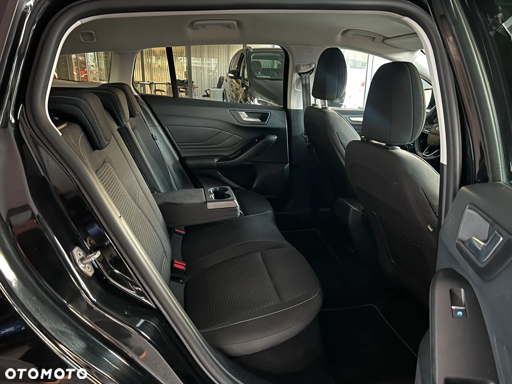 Ford Focus 2.0 EcoBlue Titanium Business - 38