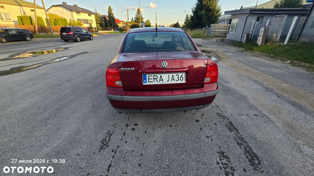 Volkswagen Passat 1.8 - 11