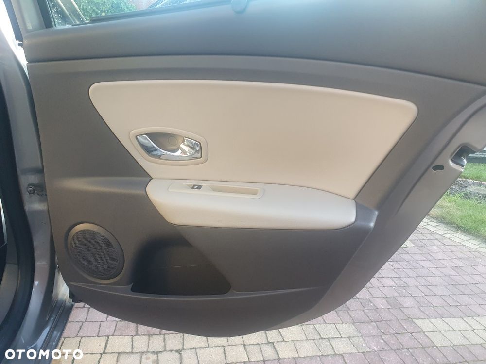 Renault Fluence 1.6 16V Privilege - 15