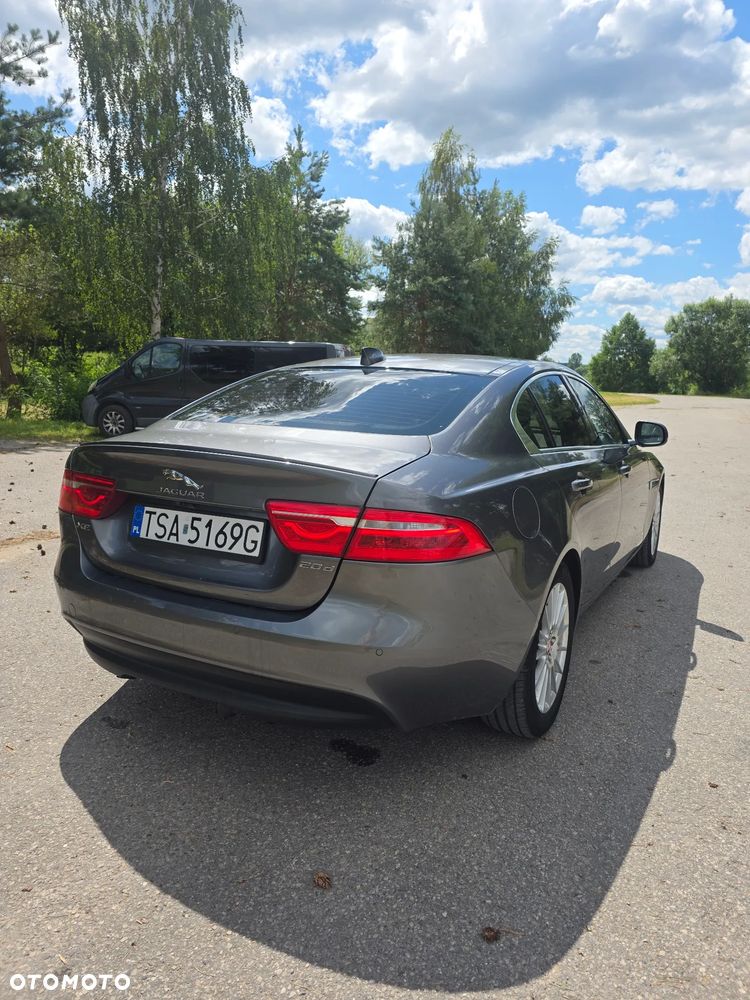 Jaguar XE E-Performance Prestige - 4