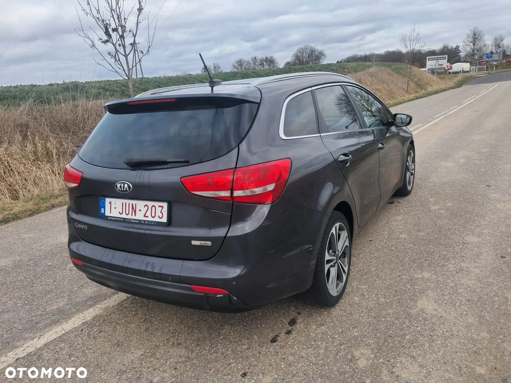 Kia Ceed 1.6 CRDi 136 ISG Dream Team Edition - 13