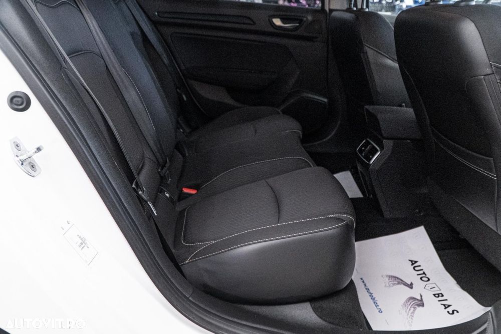 Renault Megane TCe 140 GPF EDC ZEN - 9