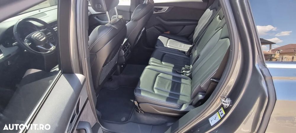 Audi Q7 - 7