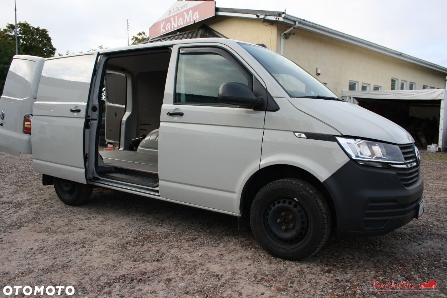 Volkswagen Transporter - 1