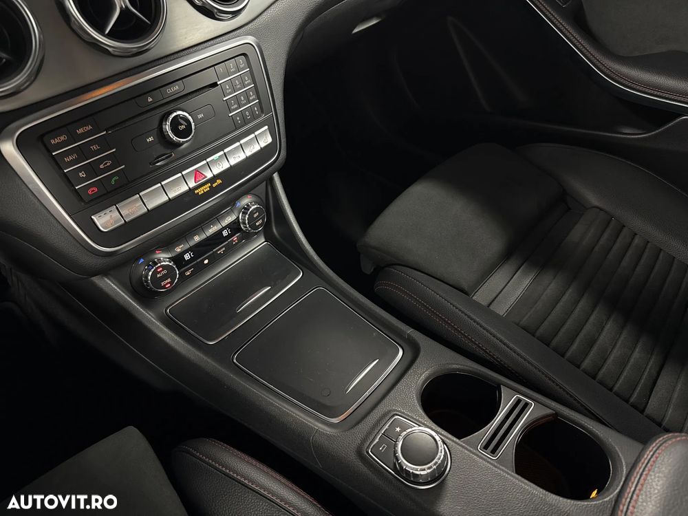 Mercedes-Benz GLA 200 d 4MATIC 7G-DCT AMG Line - 24