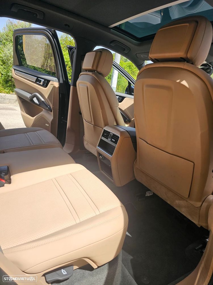 Porsche Cayenne - 9