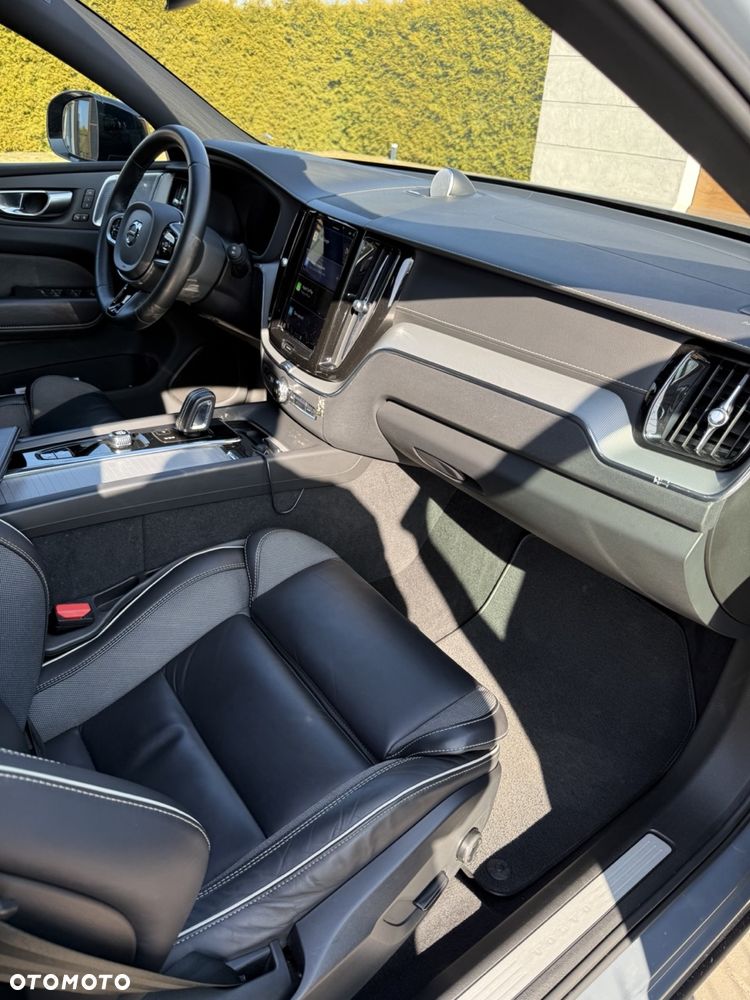 Volvo XC 60 B4 D AWD R-Design - 13