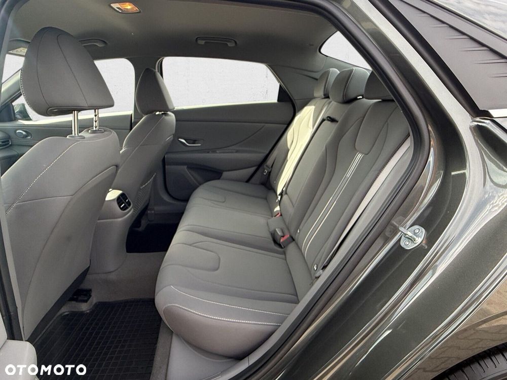 Hyundai Elantra 1.6 Smart CVT - 22