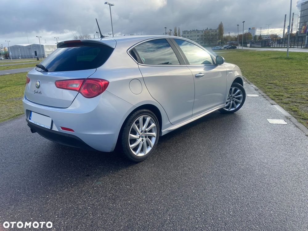 Alfa Romeo Giulietta 2013 photo 3