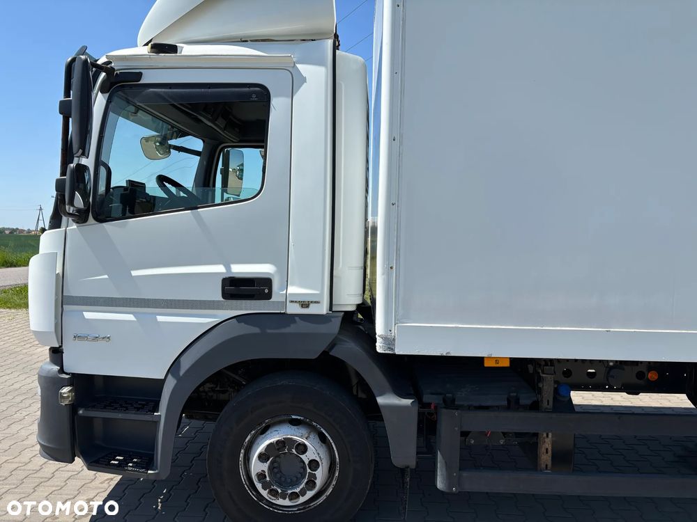 Mercedes-Benz ATEGO 1524  EURO 6 (1527, 1530) kontener z windą , kabina przeedłużana  z łóżkiem składanym - 10