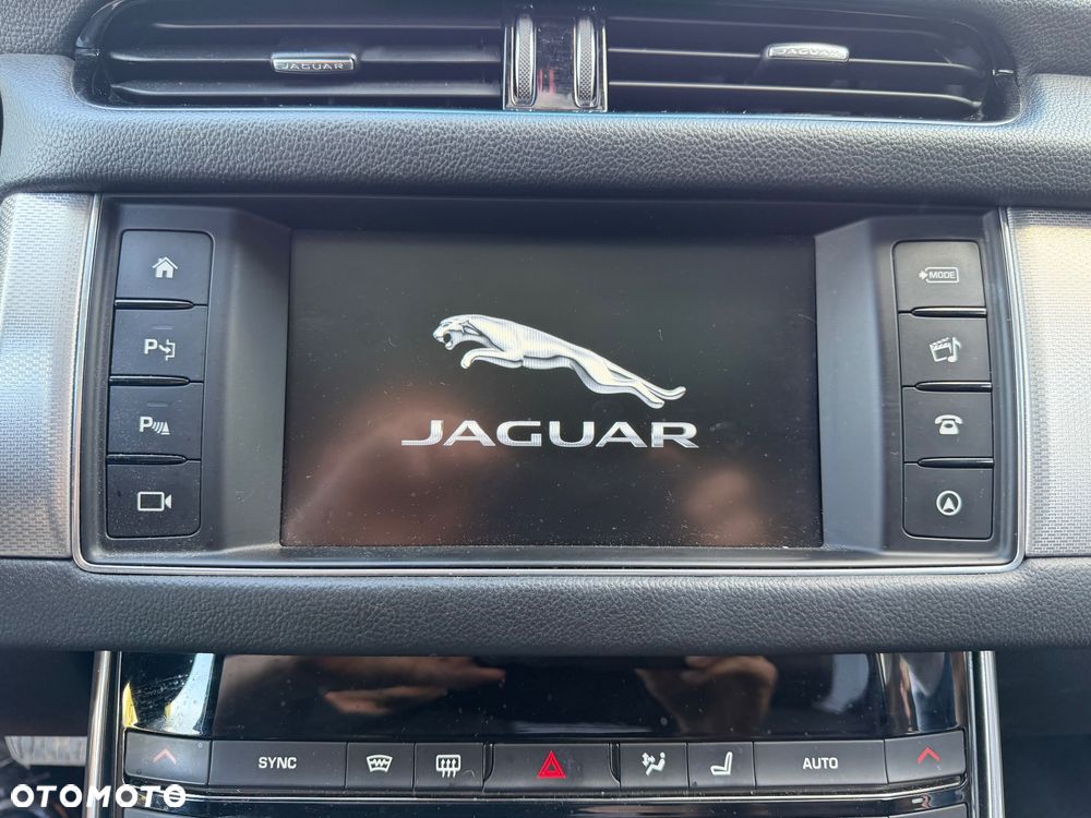 Jaguar XF 2.0 i4D Prestige - 9