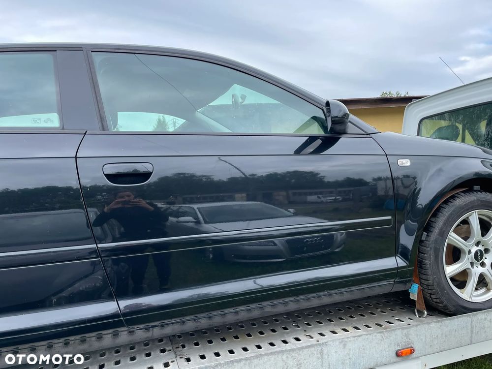 DRZWI PRAWY PRZÓD AUDI A3 8P 3D LZ9Y