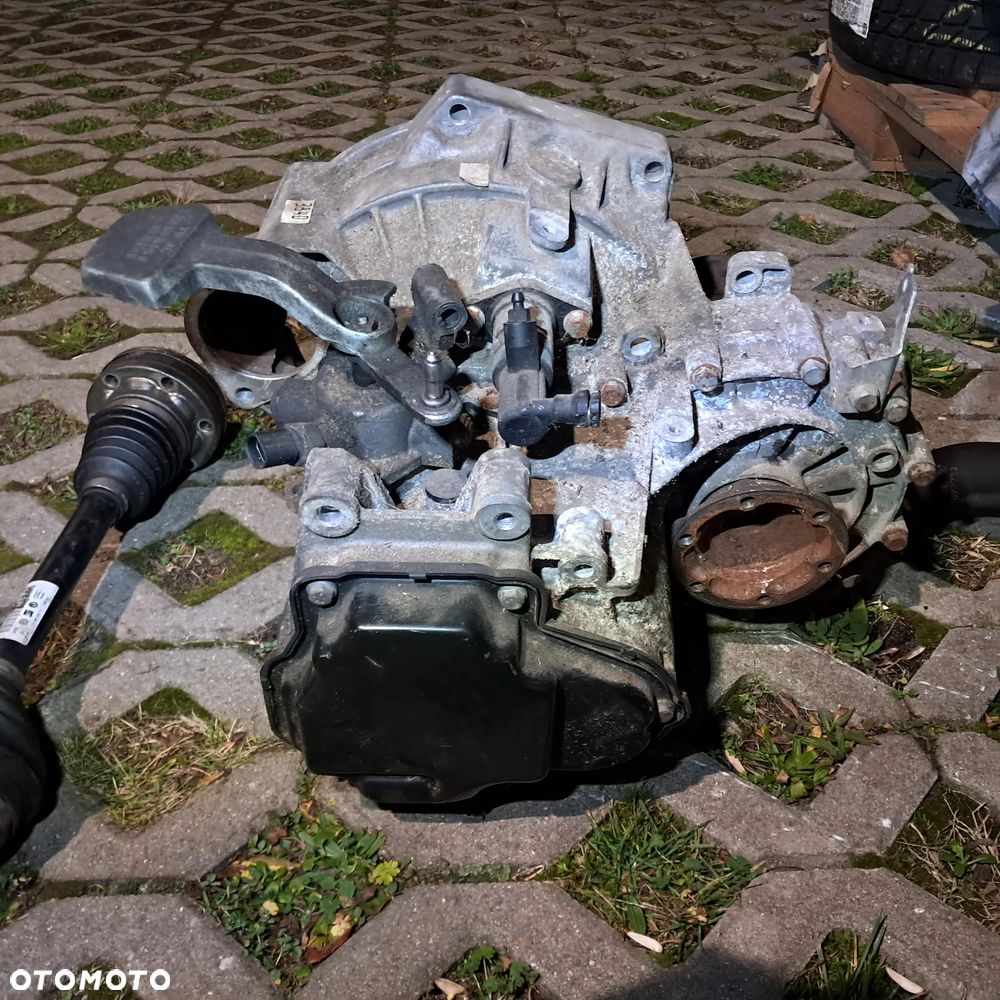 Skrzynia biegów Caddy 2k VW 1.6tdi LZY kod - 4