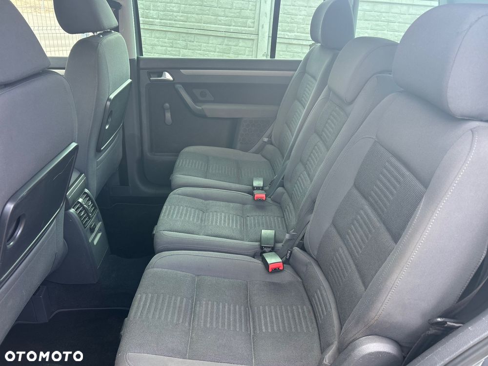 Volkswagen Touran 1.9 TDI DPF Conceptline - 17
