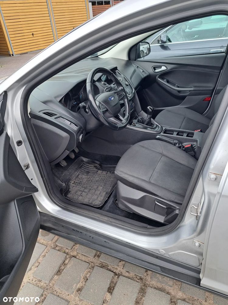 Ford Focus 1.6 Titanium - 10