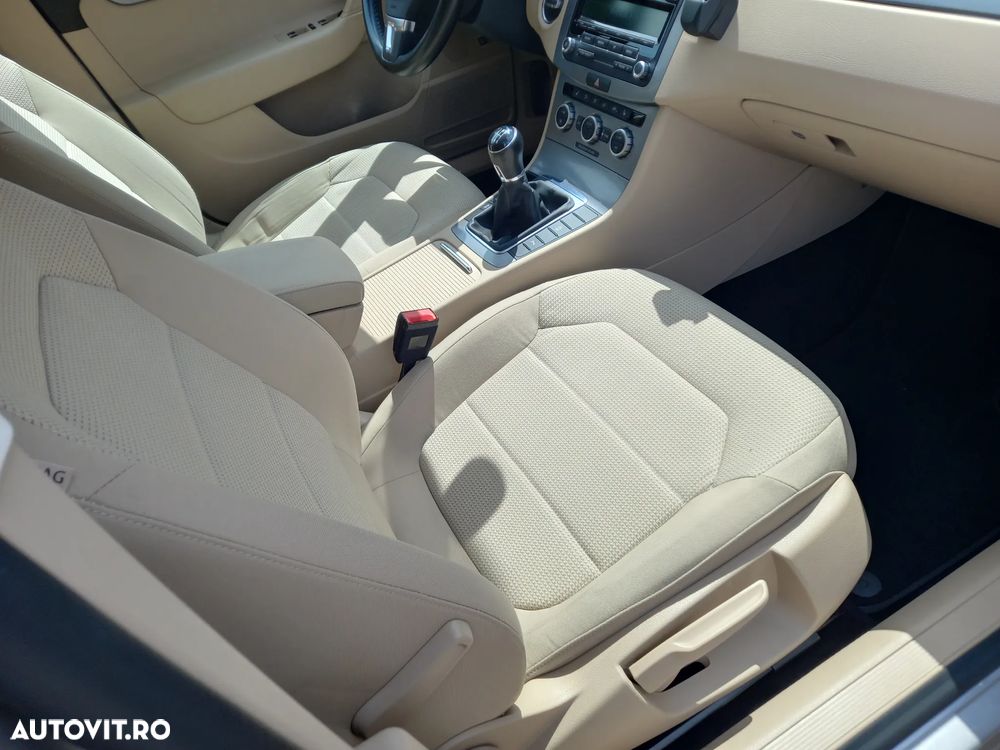 Volkswagen Passat 1.6 TDI DPF BlueMotion Technology Highline - 7