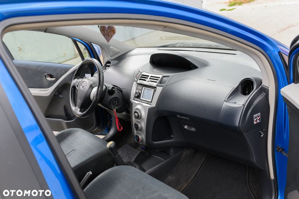 Toyota Yaris 1.3 Terra Gold - 5