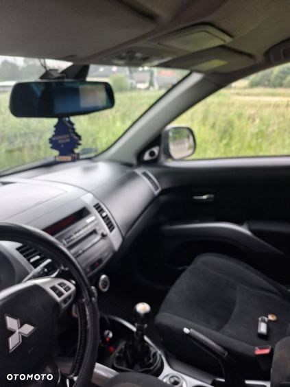Mitsubishi Outlander - 6