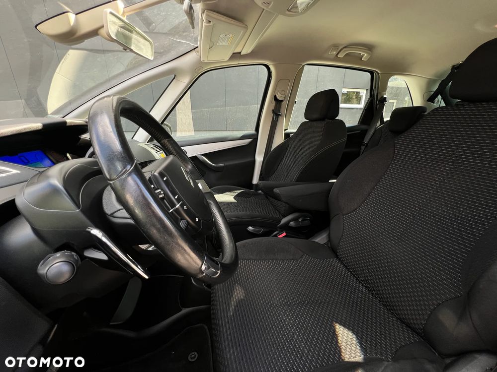 Citroën C4 Picasso - 10