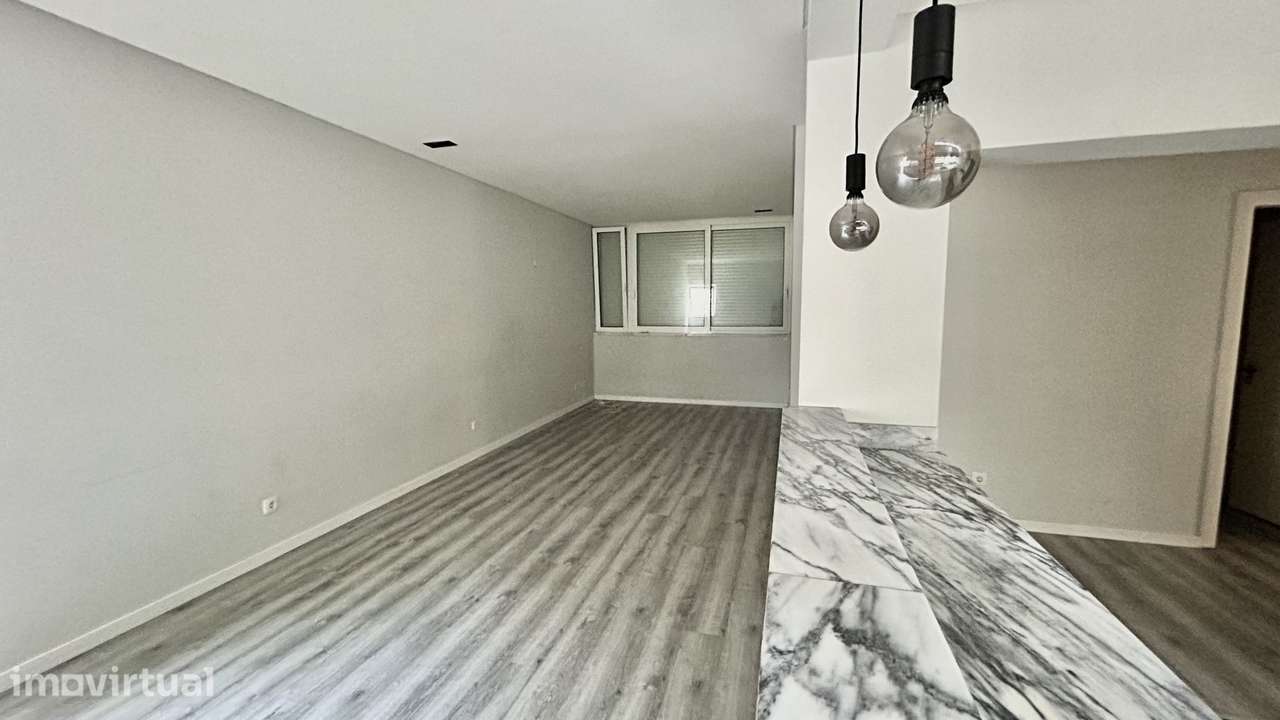 Apartamento T2 em Alvalade - Grande imagem: 2/14