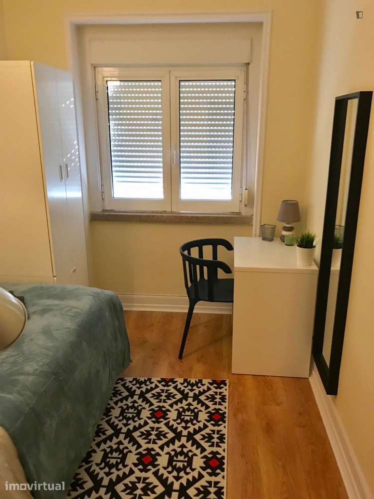Quarto - localizado em Roma-Areeiro Lisbon - Grande imagem: 3/18