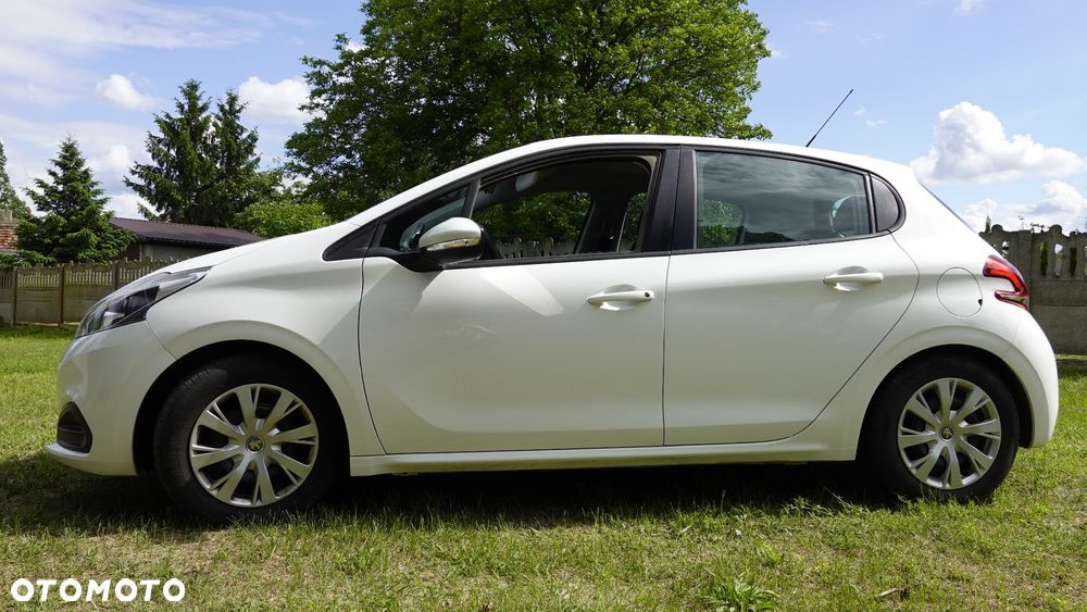Peugeot 208 - 6