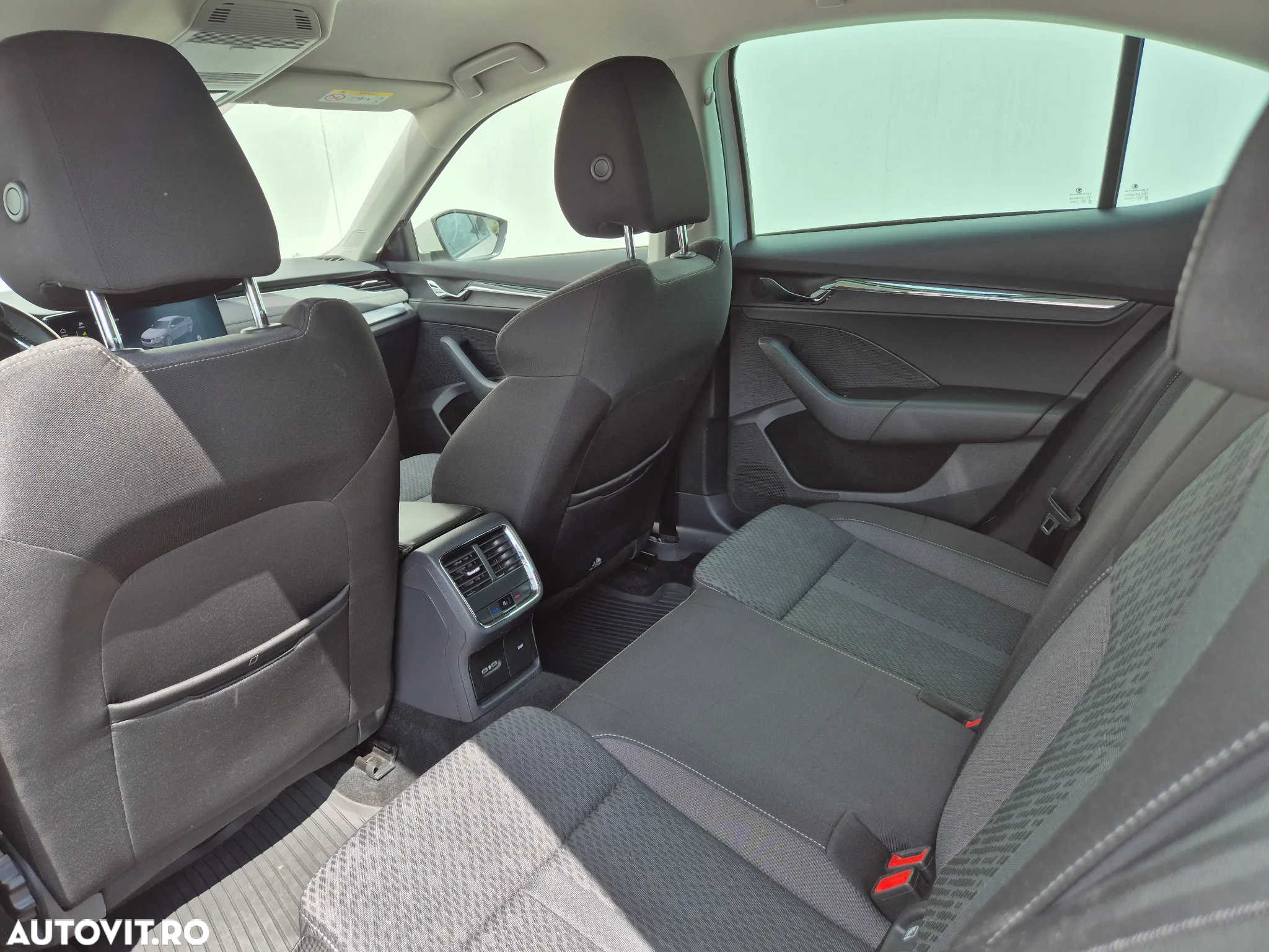 Skoda Octavia 2.0 TDI DSG Style - 12
