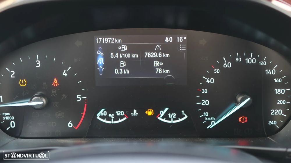 Ford Focus SW 1.5 TDCi EcoBlue ST-Line — fotografia 17