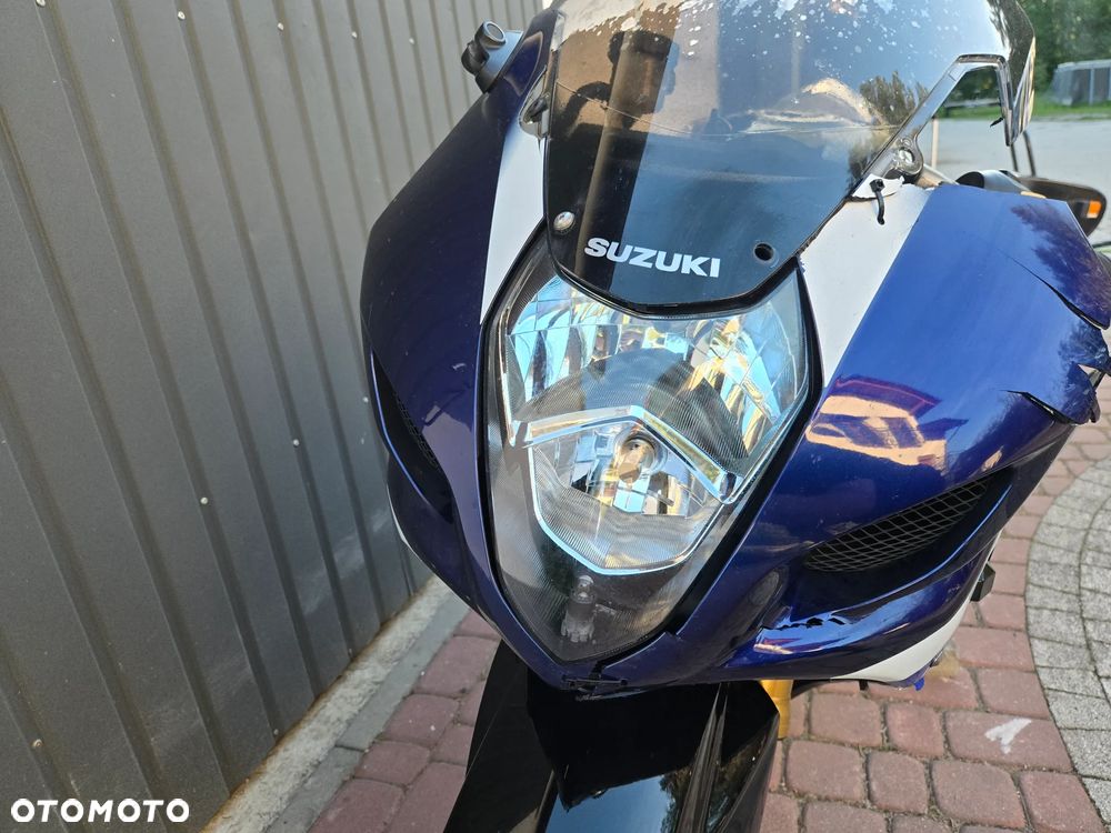 Suzuki GSX-R - 25
