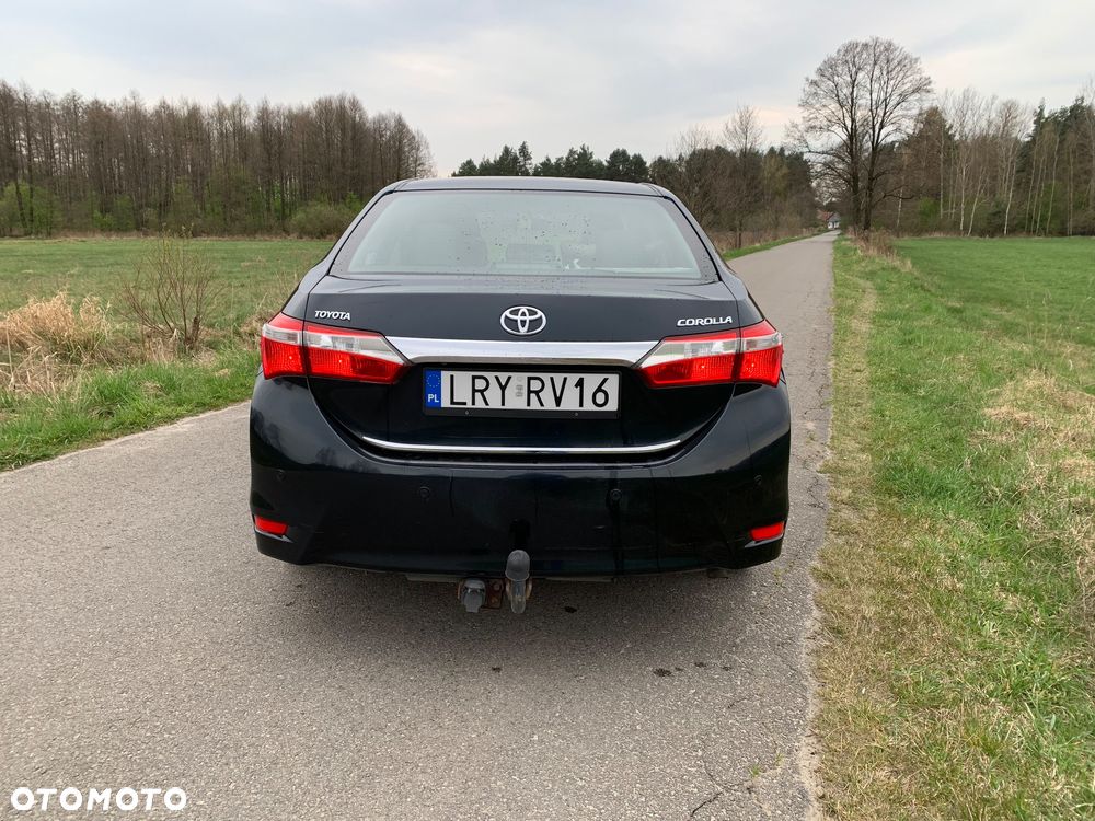 Toyota Corolla 1.6 Premium + - 4