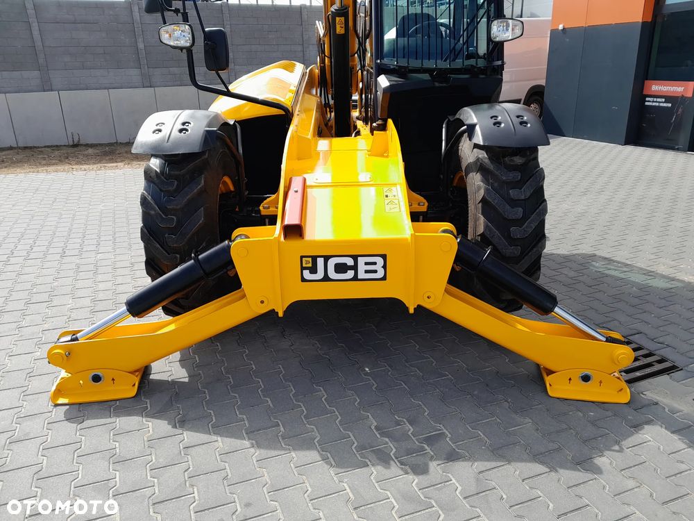 JCB 540-140 2020r kilimatyzacja - 11