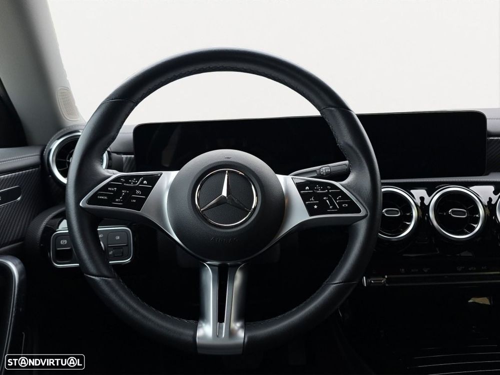 Mercedes-Benz CLA 180 - 12