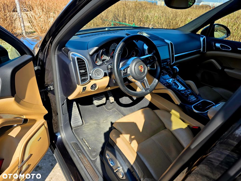 Porsche Cayenne - 8