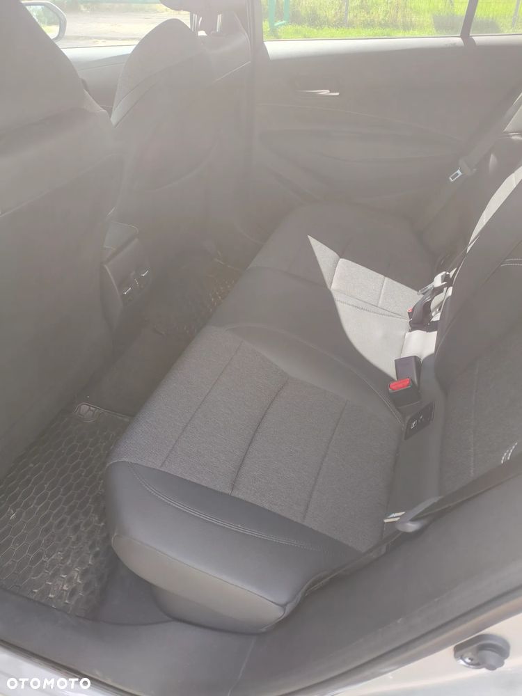 Toyota Corolla - 11