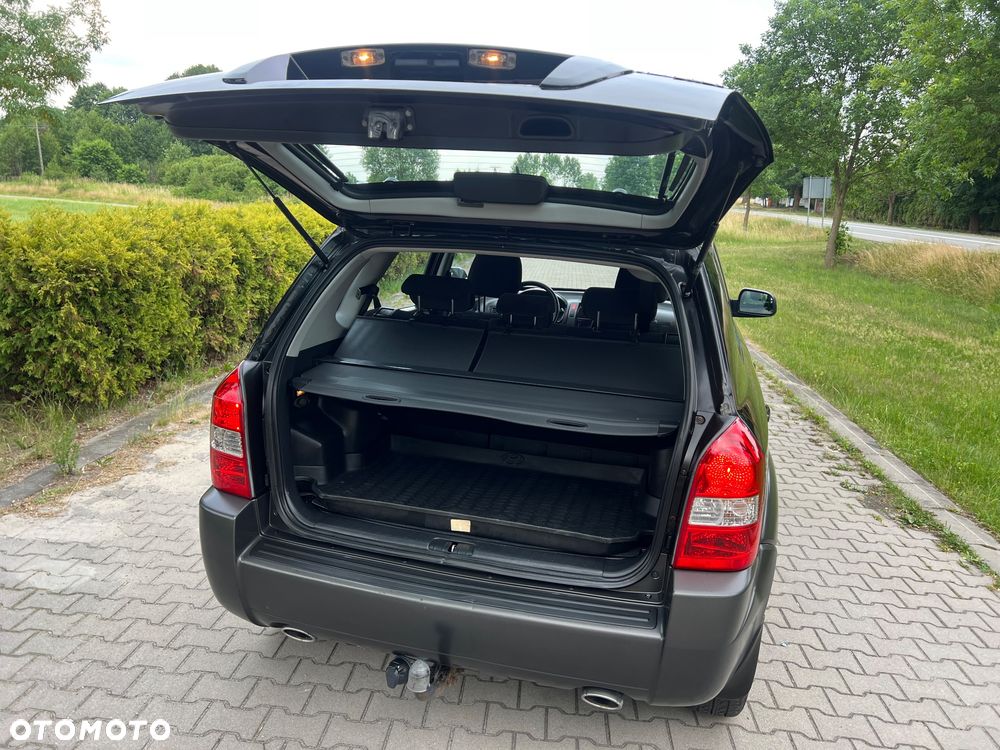 Hyundai Tucson 2.0 CRDi 2WD GLS - 32