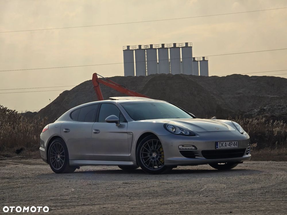 Porsche Panamera 4 PDK Edition - 12