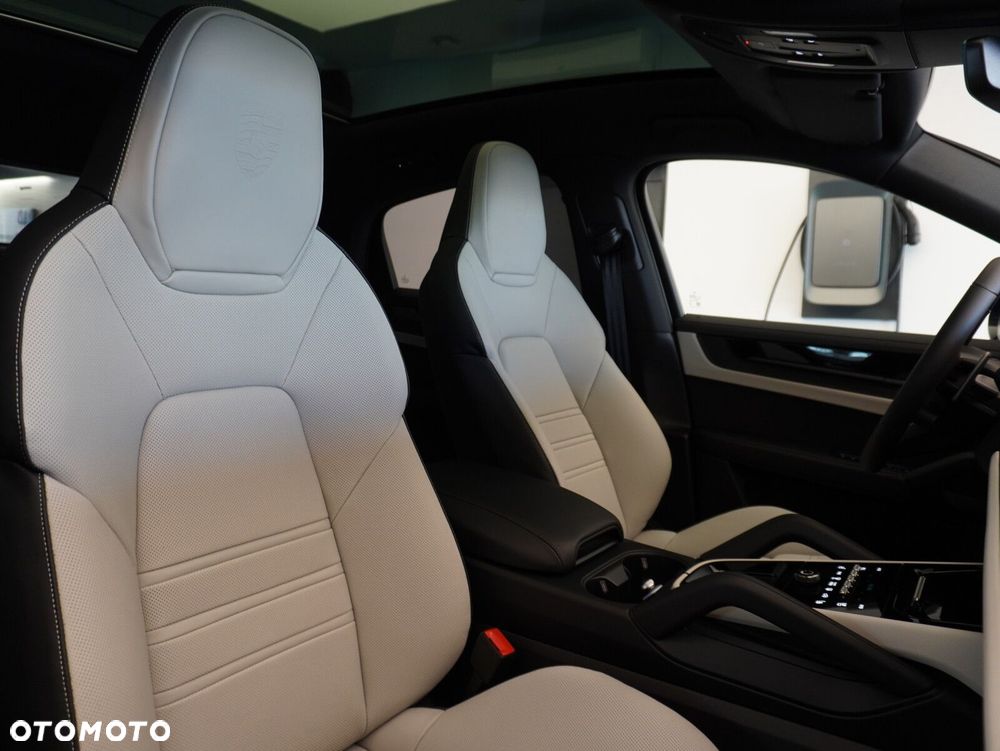Porsche Cayenne E-Hybrid PHEV Black Edition - 33