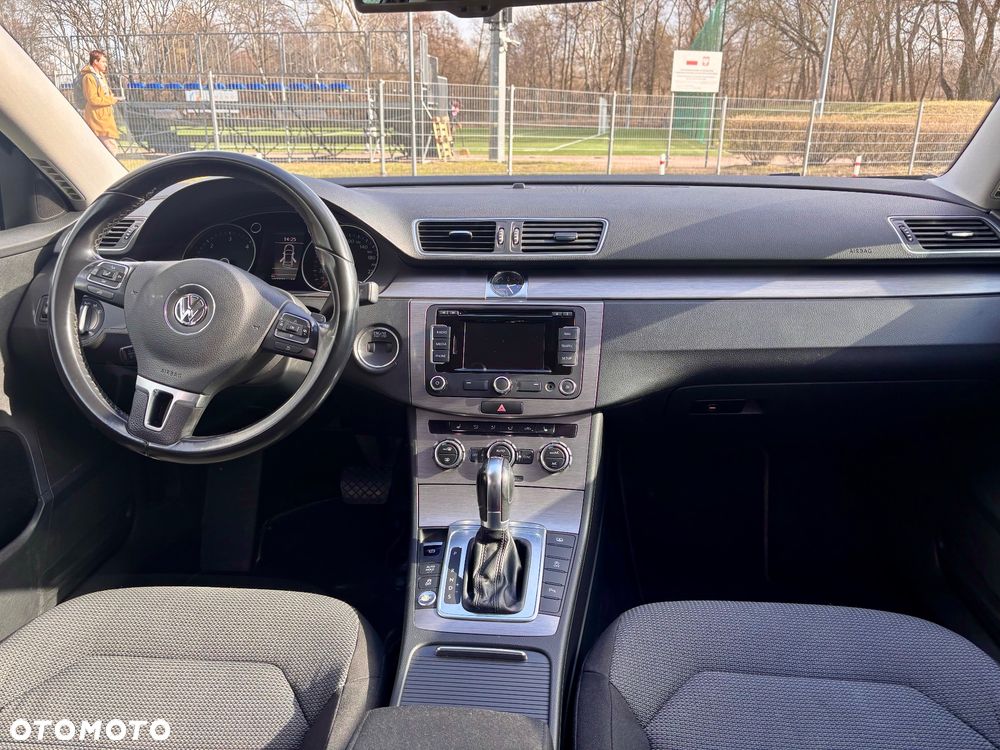 Volkswagen Passat 2.0 TDI Comfortline DSG - 26