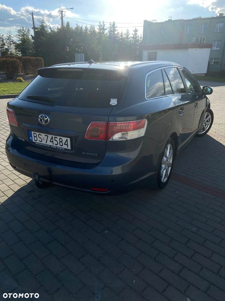 Toyota Avensis Touring Sports 1.8 Comfort - 4