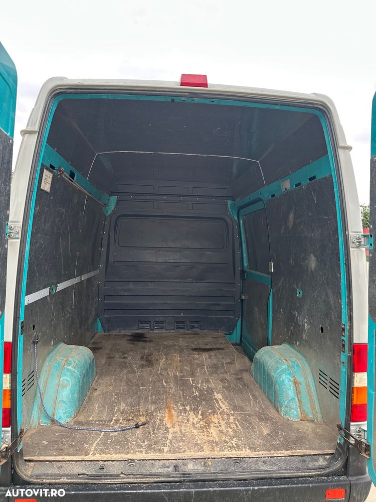 Mercedes-Benz Sprinter - 10