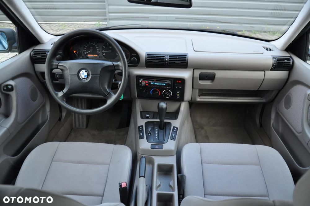 BMW Seria 3 316i - 5