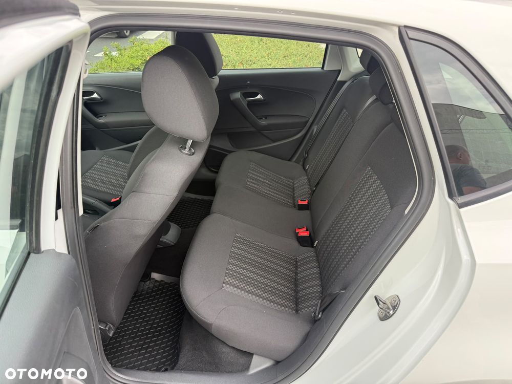 Volkswagen Polo - 12
