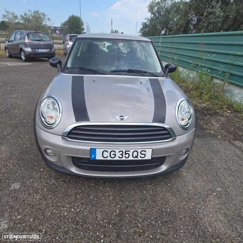 MINI 3 Portas Cooper D - 1