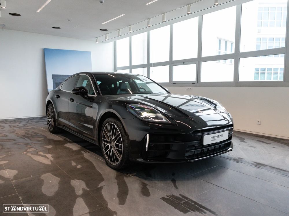 Porsche Panamera 4 E-Hybrid - 3