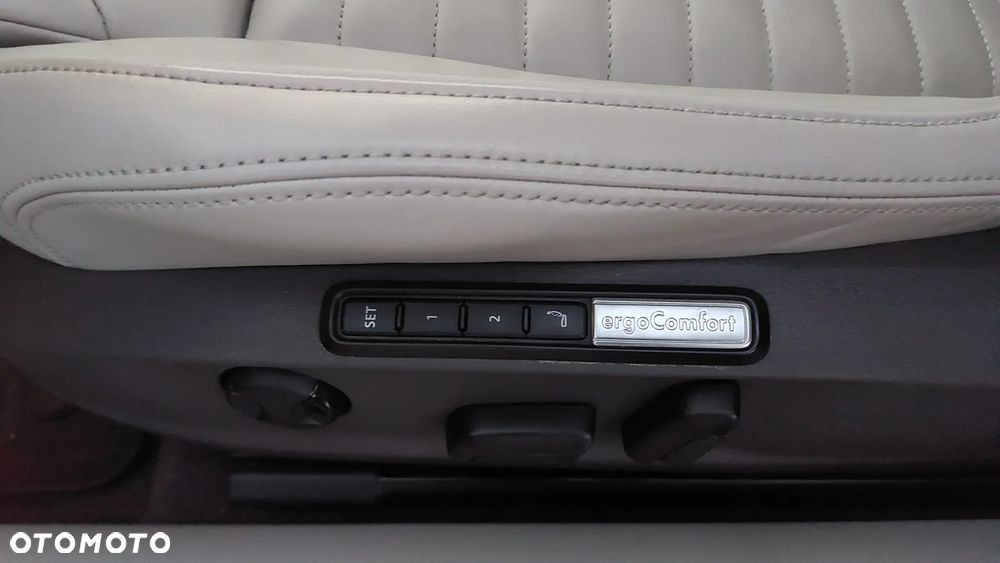Volkswagen Passat 2.0 TDI EVO Elegance - 20