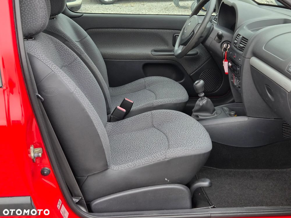 Renault Clio 1.2 16V 75 Expression - 17