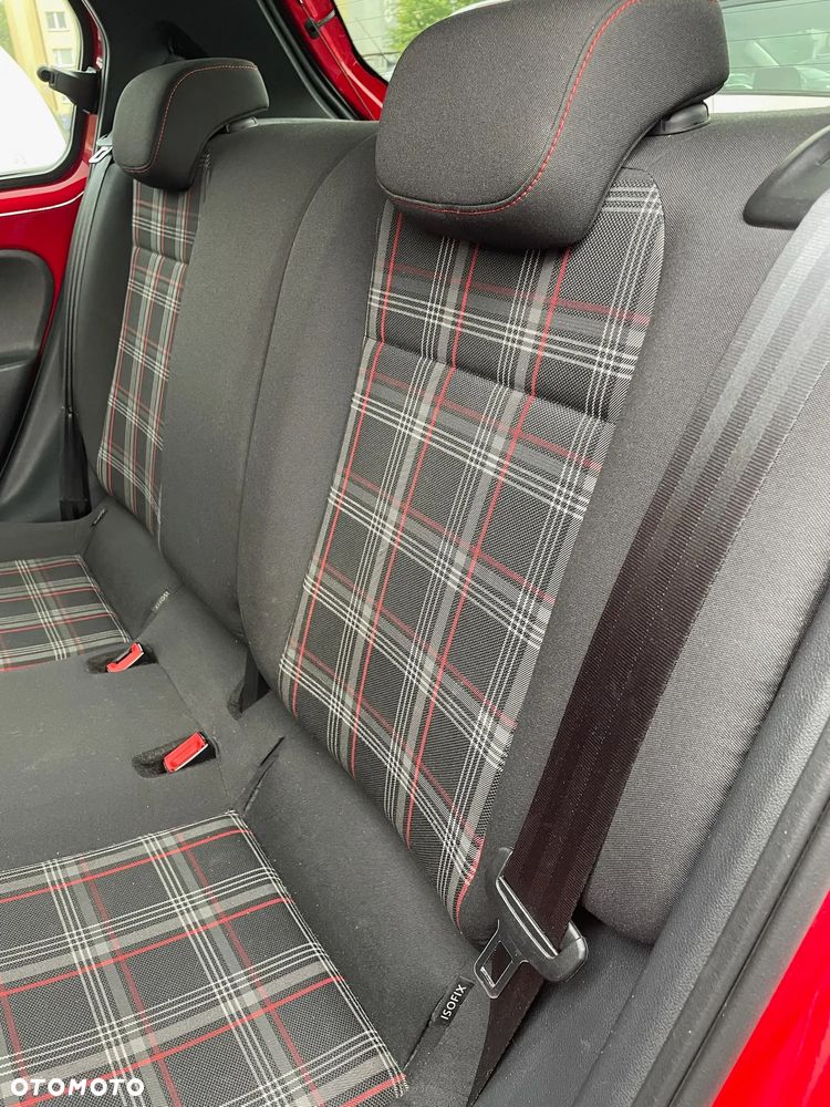 Volkswagen up! 1.0 TSI GTI - 34