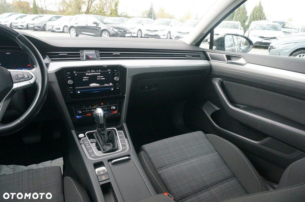 Volkswagen Passat - 16